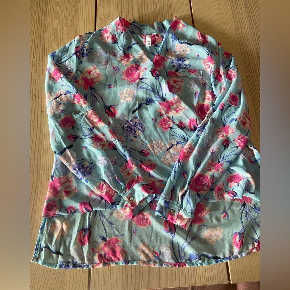 Kut from the Kloth Floral Button Long Sleeve Size S